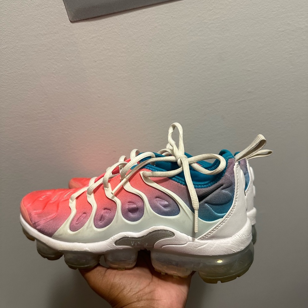 Gradient women’s nike vapormax size 7.5 women